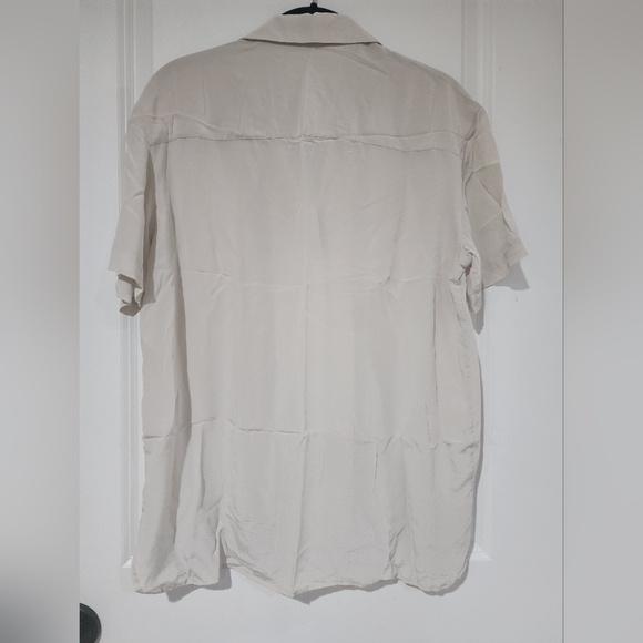 Aritzia Babaton Academy Silk Shortsleeve Blouse matte pearl off white - Picture 5 of 6